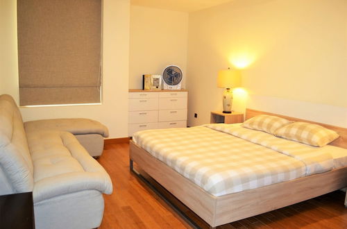 Photo 5 - Stylish 1BR near MOE - MRD