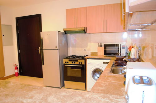 Photo 7 - Stylish 1BR near MOE - MRD