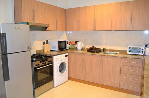 Photo 8 - Stylish 1BR near MOE - MRD