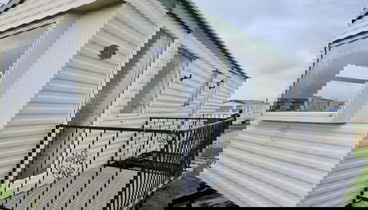 Photo 1 - Caravan - Sleeps 4 - Parking - 10mins To Beach