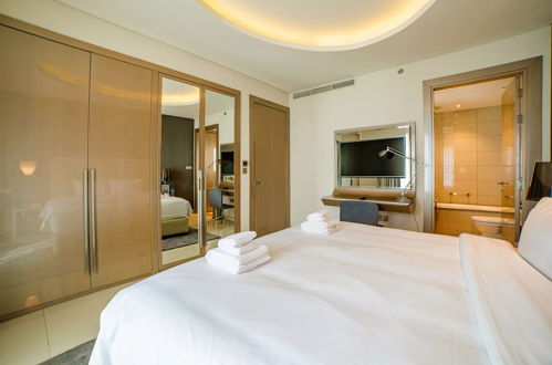 Foto 15 - Luxurious 2 Bedroom Apartment 1401