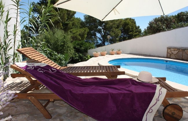 Niko - With Pool - A3 - Photo 13