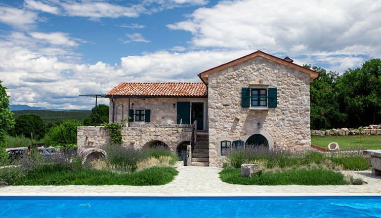 Foto 1 - Upscale Villa on an Exclusive Island in Krk With Pool