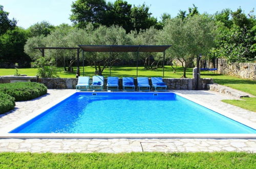 Foto 18 - Upscale Villa on an Exclusive Island in Krk With Pool
