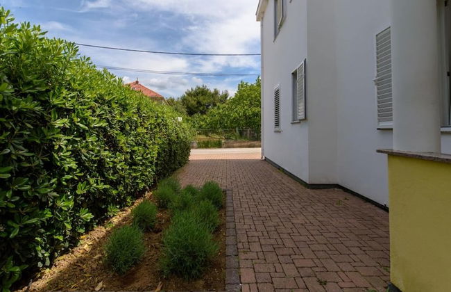 Alluring Apartment in Sukošan near Sea - Foto 15