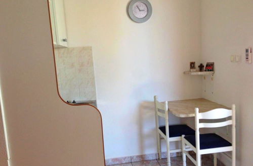 Photo 10 - A2 - apt w Patio, Just 3 min Walking to the Beach