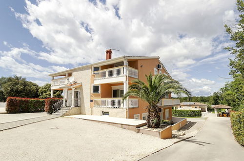 Photo 33 - Elegant Apartment in Banjole near Fratarski Otok Island