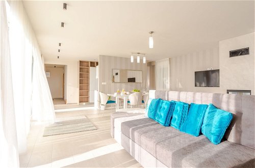 Foto 32 - Luxury Villa White Velvet with Pool