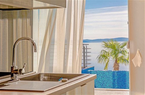 Foto 20 - Luxury Villa White Velvet with Pool