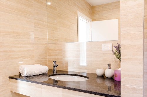 Foto 43 - Luxury Villa White Velvet with Pool