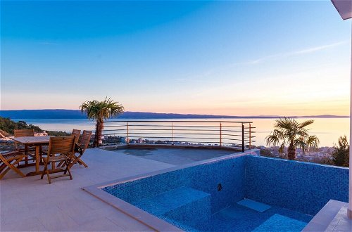 Foto 53 - Luxury Villa White Velvet with Pool