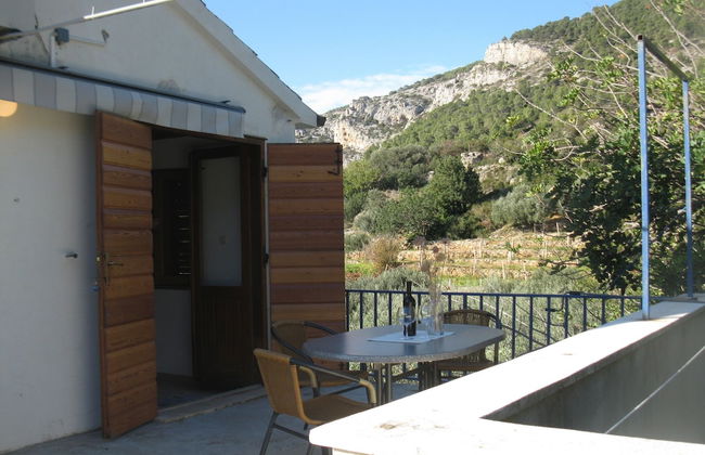 Apartmani Bako Komiza - Foto 1