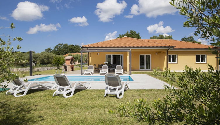 Photo 1 - Attractive Villa in Sorici With Swimming Pool