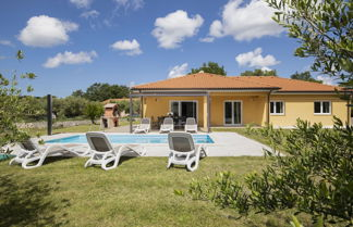Photo 1 - Attractive Villa in Sorici With Swimming Pool