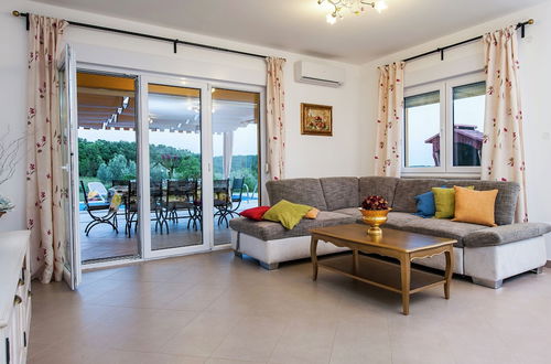 Photo 16 - Attractive Villa in Sorici With Swimming Pool