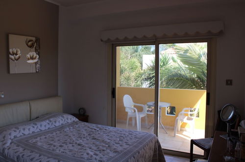 Photo 2 - Immaculate 3-bed House in Pentakomo