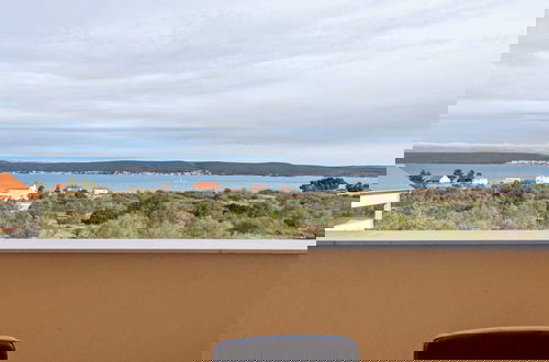 Photo 29 - Simplistic Apartment in Neviđane near Sea Beach