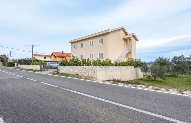 Simplistic Apartment in Neviđane near Sea Beach - Foto 25