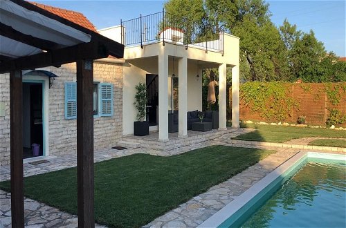 Foto 29 - Attractive Holiday Home in Zadar With Private Swimming Pool