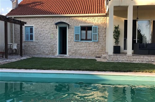 Foto 27 - Attractive Holiday Home in Zadar With Private Swimming Pool