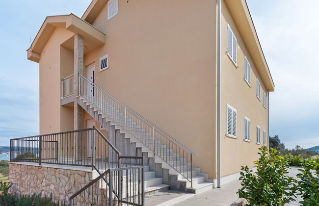 Simplistic Apartment in Neviđane near Sea - Foto 20