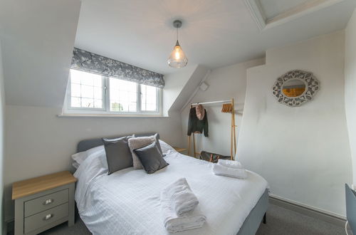 Photo 2 - Cosy 2 Bedroom Cottage With Log-burner & Parking