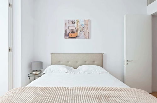 Photo 6 - Spacious 1 Bedroom Apartment Near Baixa