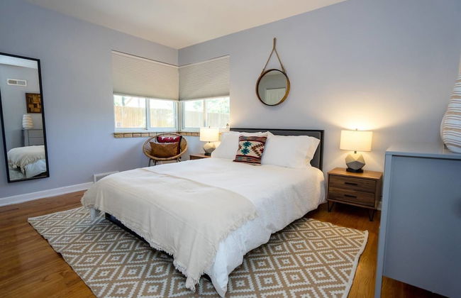 The Denver Den in Mayfair Park Enormous Backyard With Grill Sleeps 7 - Foto 4