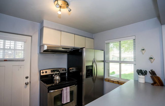 The Denver Den in Mayfair Park Enormous Backyard With Grill Sleeps 7 - Foto 8