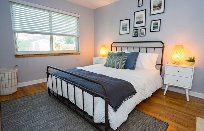 The Denver Den in Mayfair Park Enormous Backyard With Grill Sleeps 7 - Foto 6