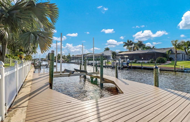 Cape Coral Pool Home With Boat Lift, Access to Gulf - Foto 21
