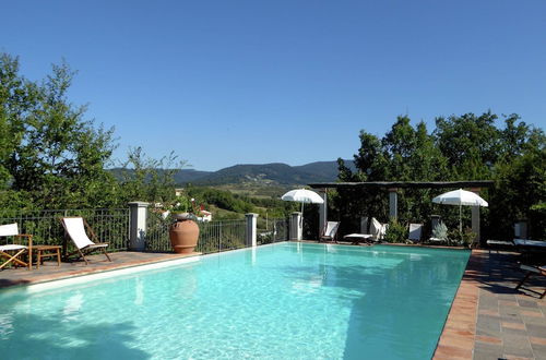 Photo 11 - Holiday Home in Montecarelli With Pool