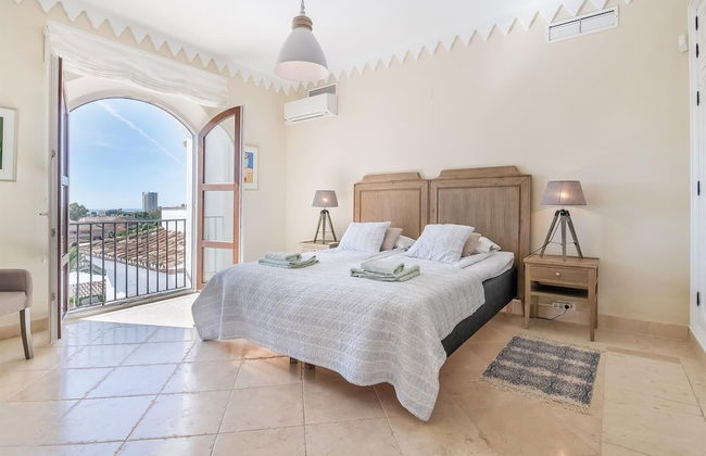 Super Villa Near Beach with Heated Pool - Foto 6
