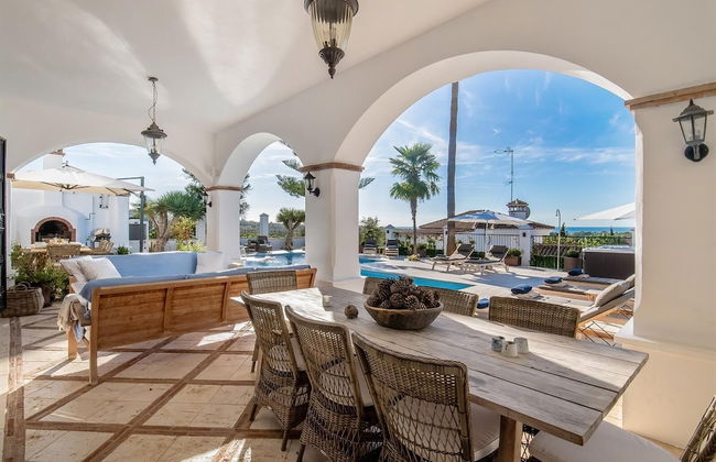 Super Villa Near Beach with Heated Pool - Foto 38