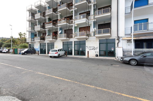 Photo 11 - Lungomare Ciclopi Apartments With Balconies And Parking