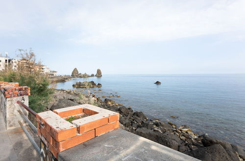 Photo 15 - Lungomare Ciclopi Apartments With Balconies And Parking