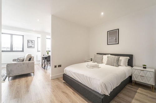 Photo 14 - Seven Living Residences Solihull - Modern Studios Close to NEC and BHX