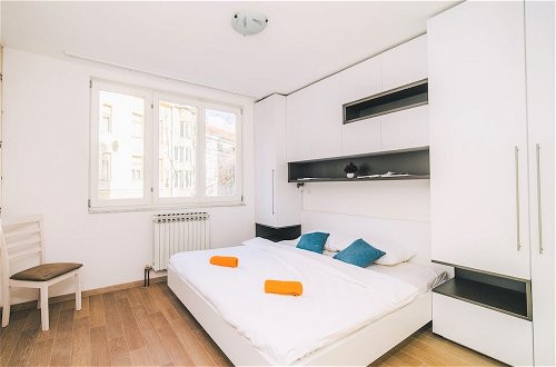 Photo 11 - Modern 2bdr Apartment-cathedral View-best Location