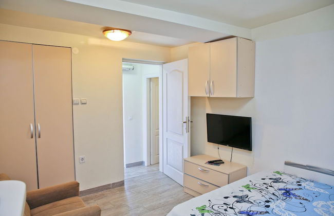 Urosevic Seaside Apartments - Photo 8