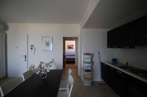 Photo 13 - Apartment 30 Meters From the sea With 6 Beds With Full sea View