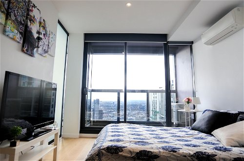 Foto 5 - Stunning 2 Bedroom High Floor City View