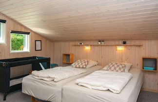 Foto 1 - 6 Person Holiday Home in Tarm