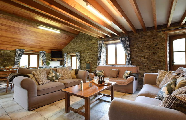 Lovely Holiday Home In Frahan With Terrace - Foto 1