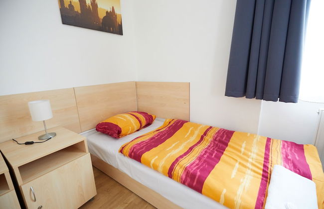 University Hotel - Photo 20