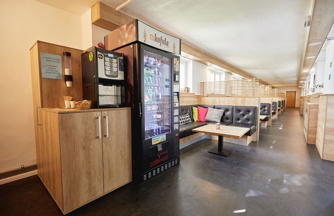 University Hotel - Photo 2