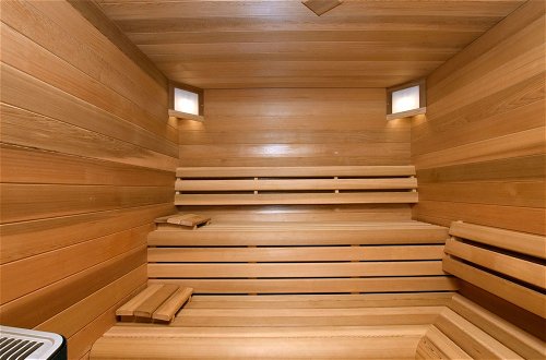 Foto 19 - Luxurious Home With Sauna