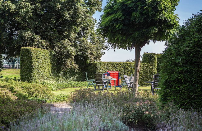 Spacious, Atmospheric Upper Floor of a Farmhouse With Garden - Photo 19