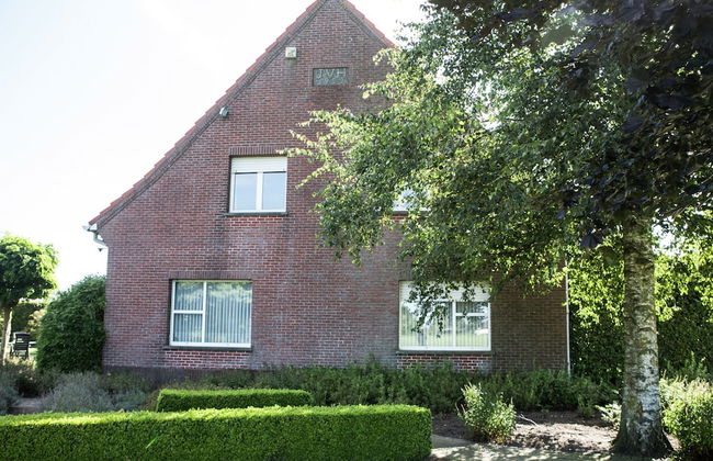 Spacious, Atmospheric Upper Floor of a Farmhouse With Garden - Photo 21