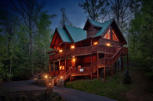 Photo 1 - Smoky Mountain Getaway - Five Bedroom Cabin