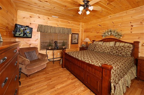 Foto 7 - Smoky Mountain Getaway - Five Bedroom Cabin